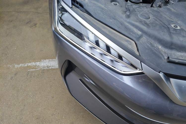 Used BYD Qin PLUS 2021 EV 400KM Luxury Model Right Front Headlight