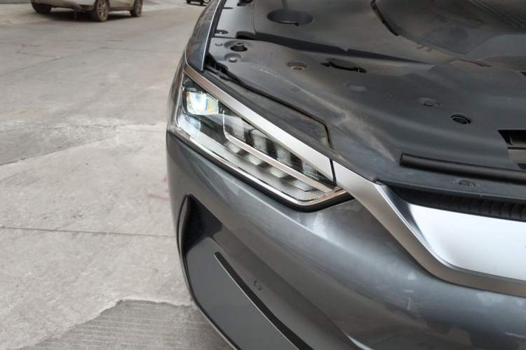 Used BYD Qin PLUS 2021 EV 500KM Premium Model Right Front Headlight