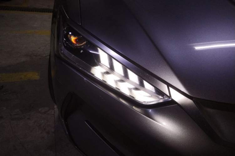Used BYD Qin PLUS 2021 EV 420KM Commuter Edition Right Front Headlight