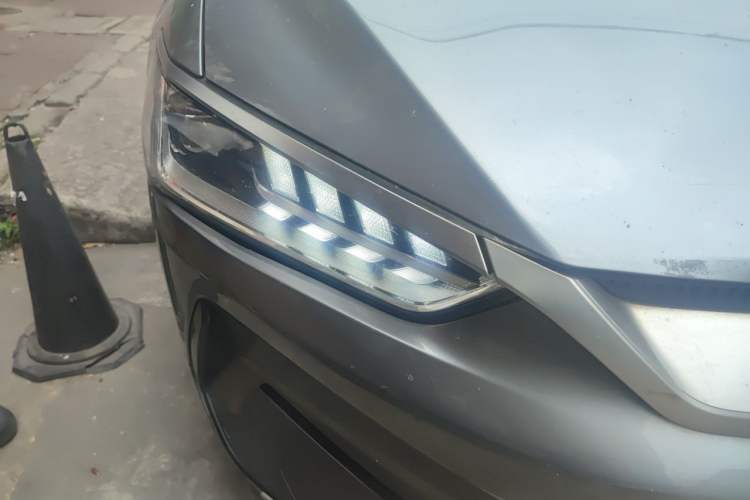 Used BYD Qin PLUS 2021 EV 500KM Luxury Model Right Front Headlight