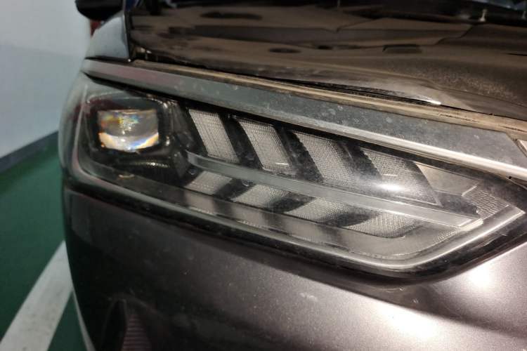 Used BYD Qin PLUS 2021 EV 500KM Luxury Model Right Front Headlight