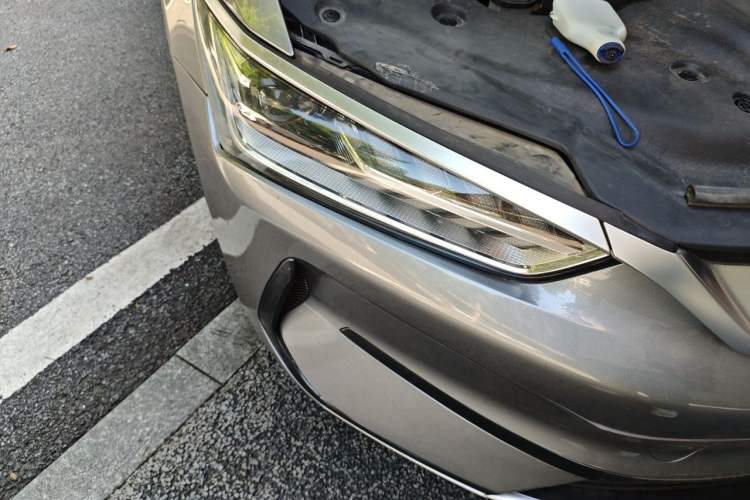 Used BYD Qin PLUS 2021 EV 500KM Luxury Model Right Front Headlight