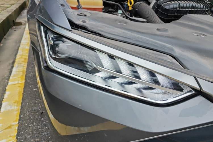 Used BYD Qin PLUS 2021 DM-i 55KM Flagship Model Right Front Headlight