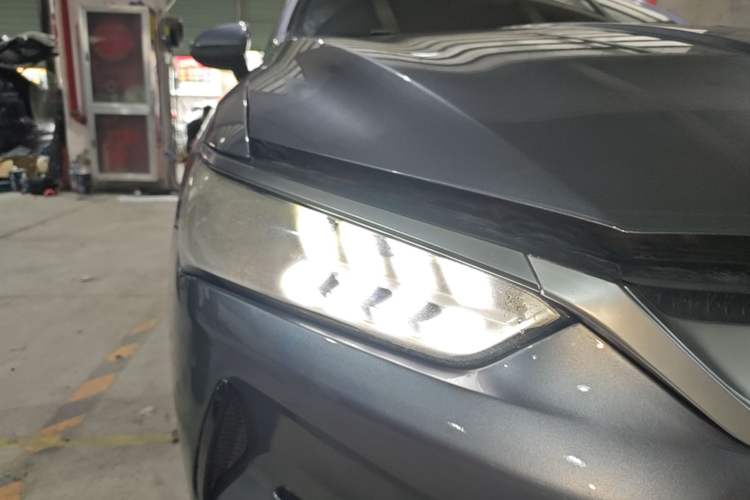 Used BYD Qin PLUS 2021 EV 500KM Luxury Model Right Front Headlight