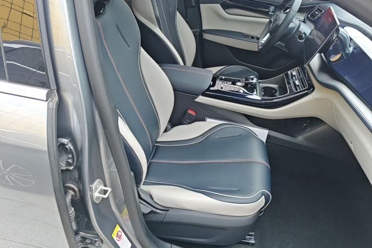 Used BYD Qin PLUS 2021 DM-i 55KM Flagship Model Right Front Seat