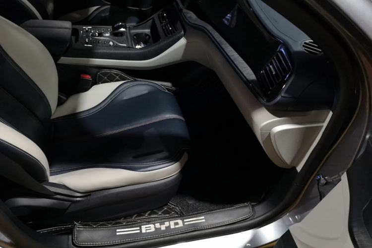 Used BYD Qin PLUS 2021 DM-i 55KM Prestige Model Right Front Seat