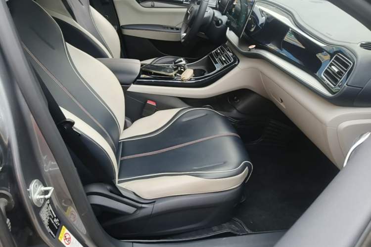 Used BYD Qin PLUS 2021 DM-i 55KM Flagship Model Right Front Seat