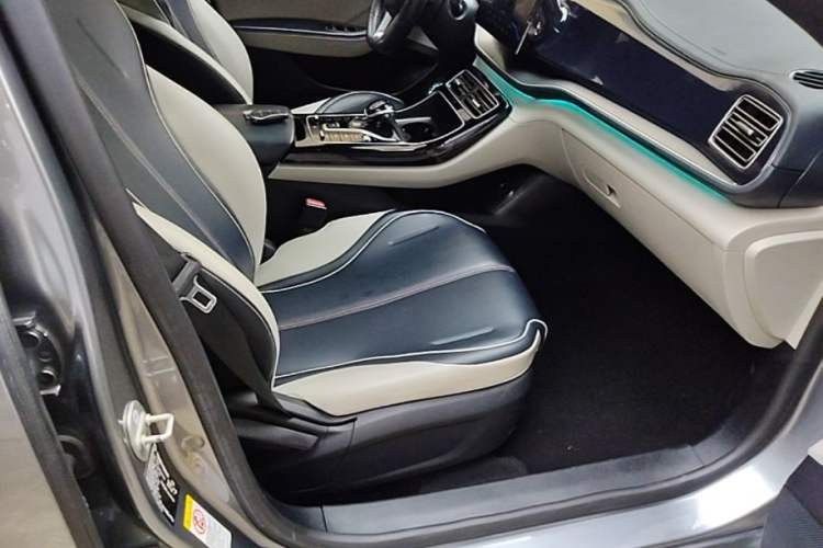 Used BYD Qin PLUS 2021 DM-i 55KM Flagship Model Right Front Seat