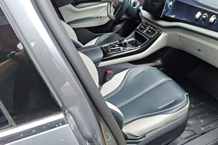 Used BYD Qin PLUS 2021 DM-i 55KM Flagship Model Right Front Seat