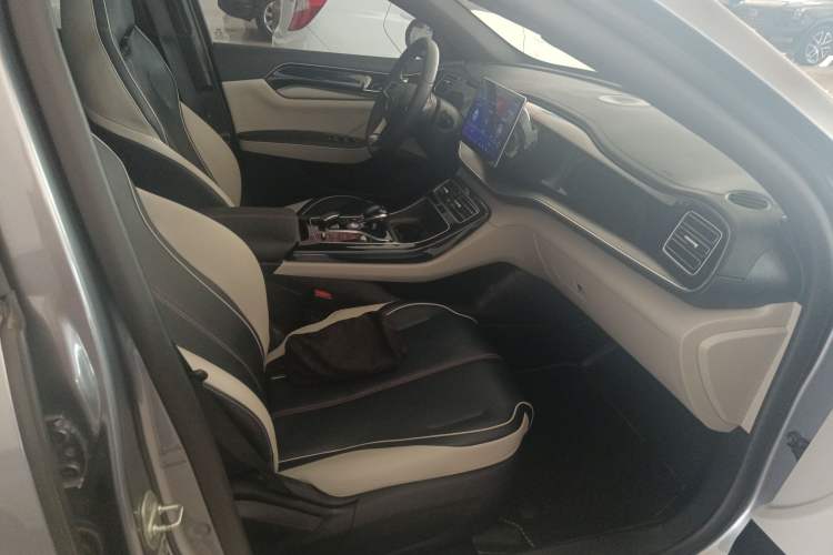 Used BYD Qin PLUS 2021 DM-i 55KM Flagship Model Right Front Seat