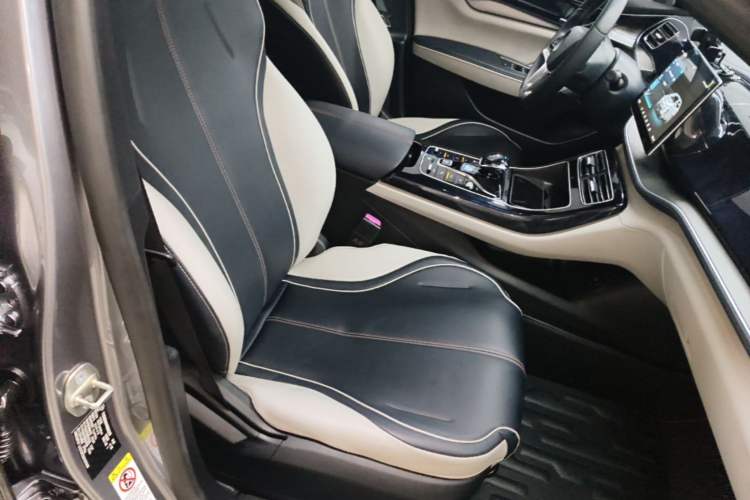Used BYD Qin PLUS 2021 EV 400KM Luxury Model Right Front Seat