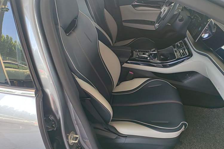 Used BYD Qin PLUS 2021 DM-i 55KM Flagship Model Right Front Seat