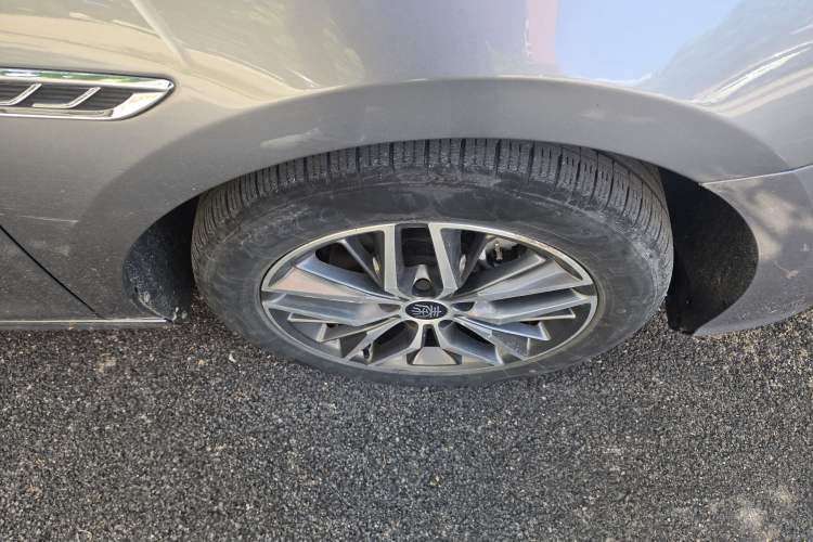 Used BYD Qin PLUS 2021 DM-i 55KM Flagship Model Right Front Wheel Hub