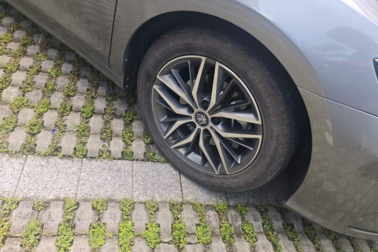 Used BYD Qin PLUS 2021 DM-i 55KM Flagship Model Right Front Wheel Hub
