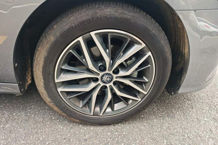 Used BYD Qin PLUS 2021 DM-i 55KM Flagship Model Right Front Wheel Hub