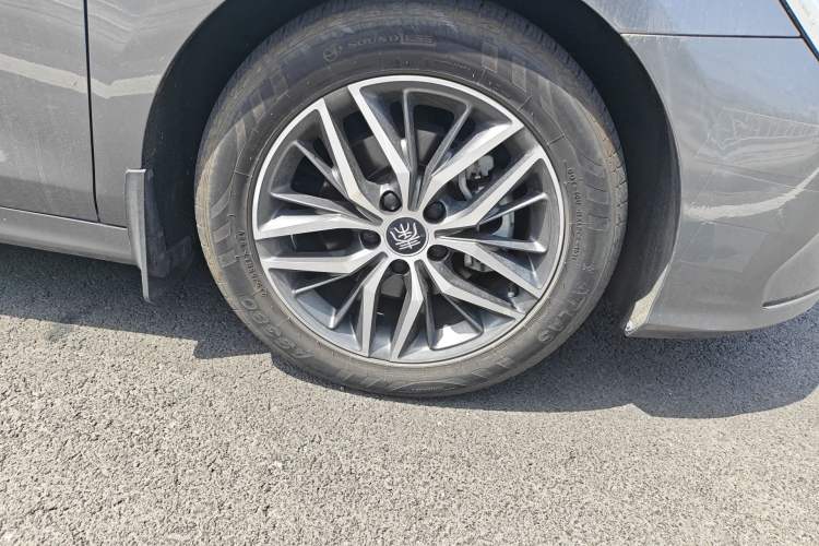 Used BYD Qin PLUS 2021 DM-i 55KM Flagship Model Right Front Wheel Hub