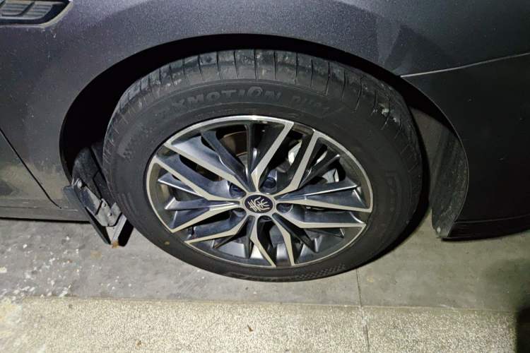 Used BYD Qin PLUS 2021 DM-i 55KM Flagship Model Right Front Wheel Hub