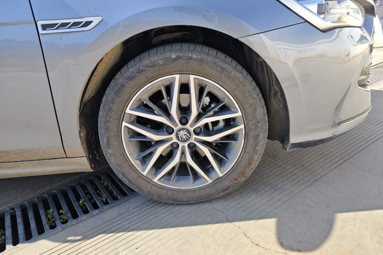 Used BYD Qin PLUS 2021 DM-i 120KM Flagship Model Right Front Wheel Hub