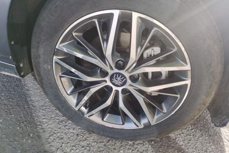 Used BYD Qin PLUS 2021 DM-i 55KM Flagship Model Right Front Wheel Hub
