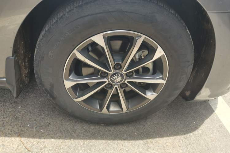 Used BYD Qin PLUS 2021 DM-i 55KM Prestige Model Right Front Wheel Hub