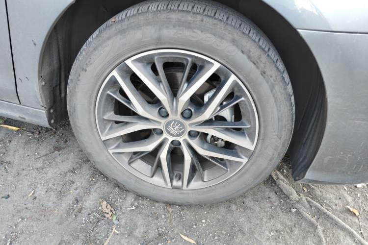 Used BYD Qin PLUS 2021 DM-i 120KM Flagship Model Right Front Wheel Hub