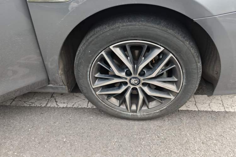 Used BYD Qin PLUS 2021 DM-i 55KM Flagship Model Right Front Wheel Hub