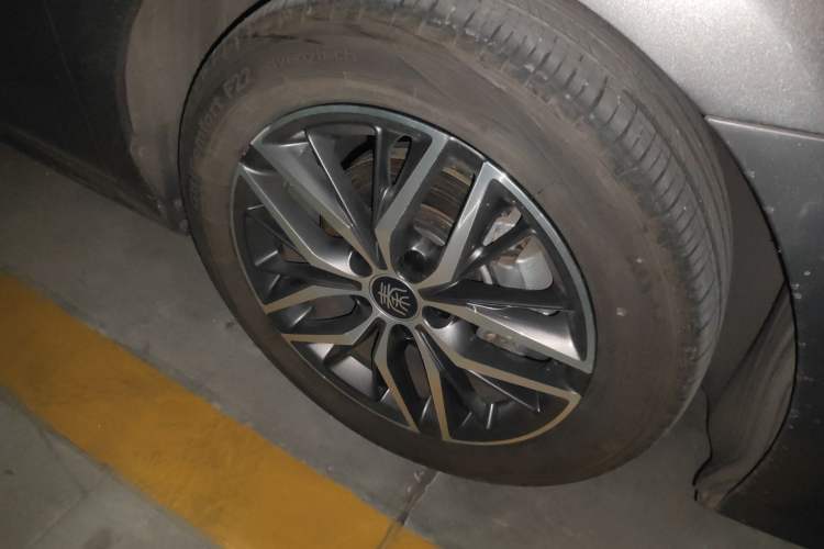 Used BYD Qin PLUS 2021 DM-i 55KM Flagship Model Right Front Wheel Hub