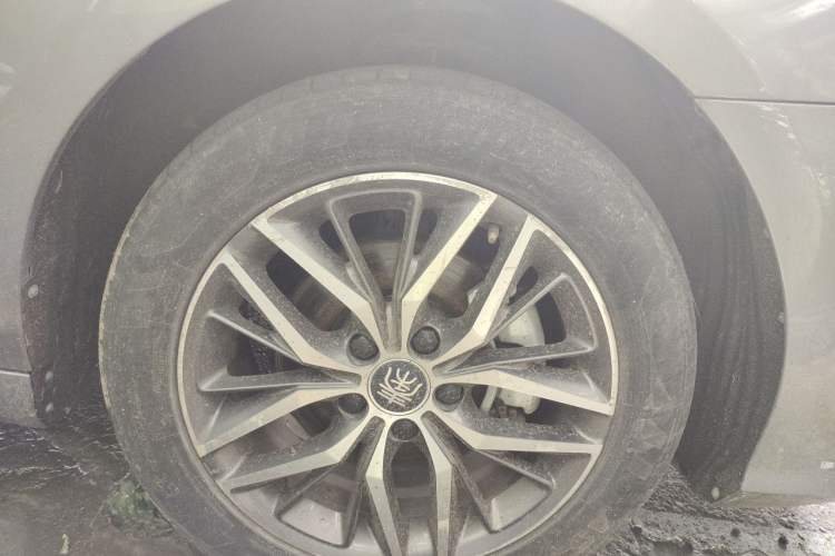 Used BYD Qin PLUS 2021 DM-i 120KM Flagship Model Right Front Wheel Hub