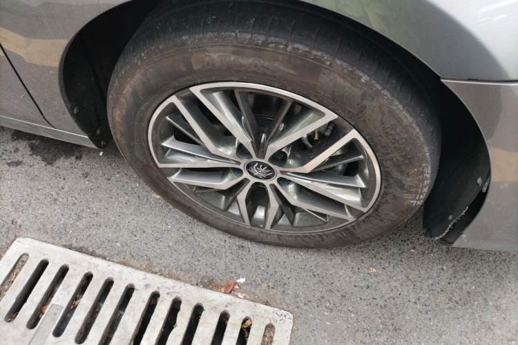 Used BYD Qin PLUS 2021 DM-i 120KM Flagship Model Right Front Wheel Hub