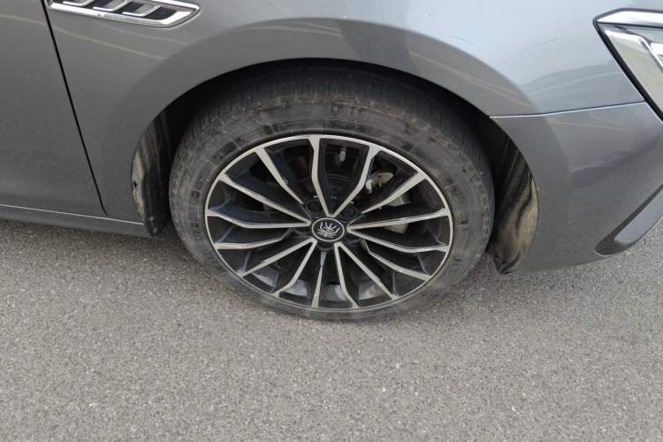 Used BYD Qin PLUS 2021 EV 600KM Flagship Model Right Front Wheel Hub