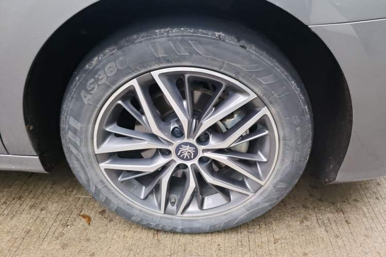 Used BYD Qin PLUS 2021 DM-i 120KM Prestige Model Right Front Wheel Hub