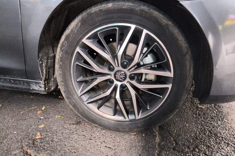 Used BYD Qin PLUS 2021 EV 500KM Luxury Model Right Front Wheel Hub