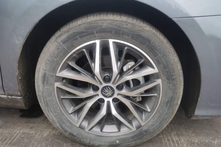 Used BYD Qin PLUS 2021 DM-i 55KM Flagship Model Right Front Wheel Hub
