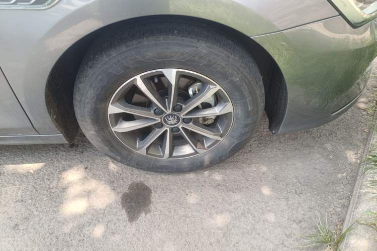 Used BYD Qin PLUS 2021 DM-i 55KM Prestige Model Right Front Wheel Hub