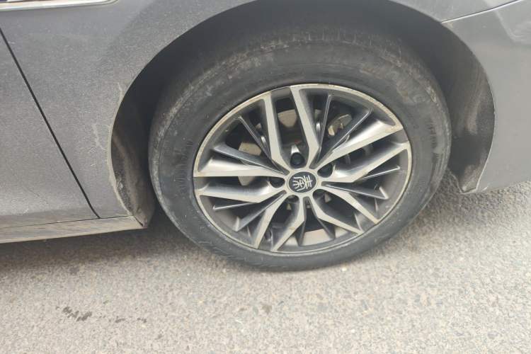 Used BYD Qin PLUS 2021 DM-i 55KM Flagship Model Right Front Wheel Hub