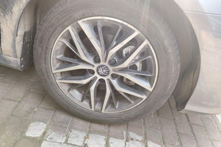 Used BYD Qin PLUS 2021 DM-i 55KM Flagship Model Right Front Wheel Hub