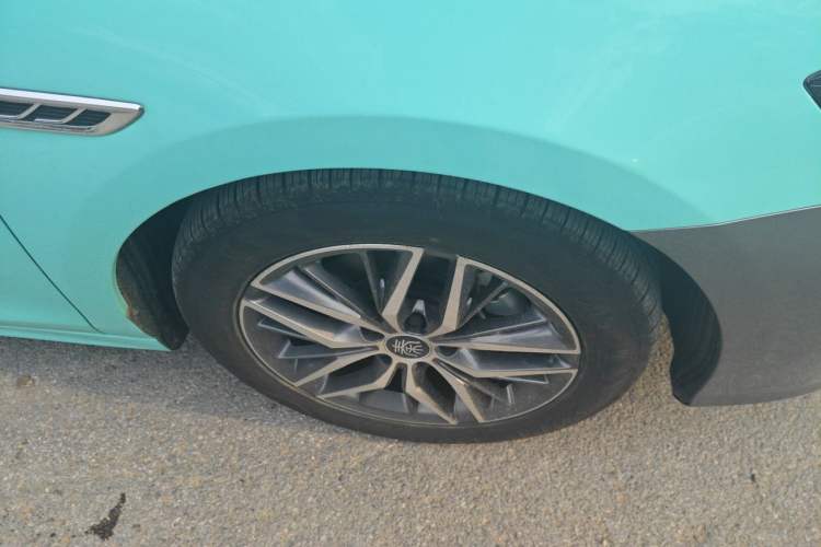 Used BYD Qin PLUS 2021 DM-i 55KM Flagship Model Right Front Wheel Hub