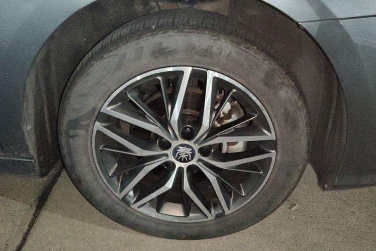 Used BYD Qin PLUS 2021 DM-i 120KM Prestige Model Right Front Wheel Hub