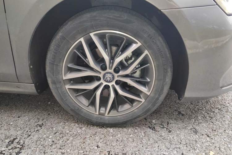 Used BYD Qin PLUS 2021 DM-i 55KM Flagship Model Right Front Wheel Hub