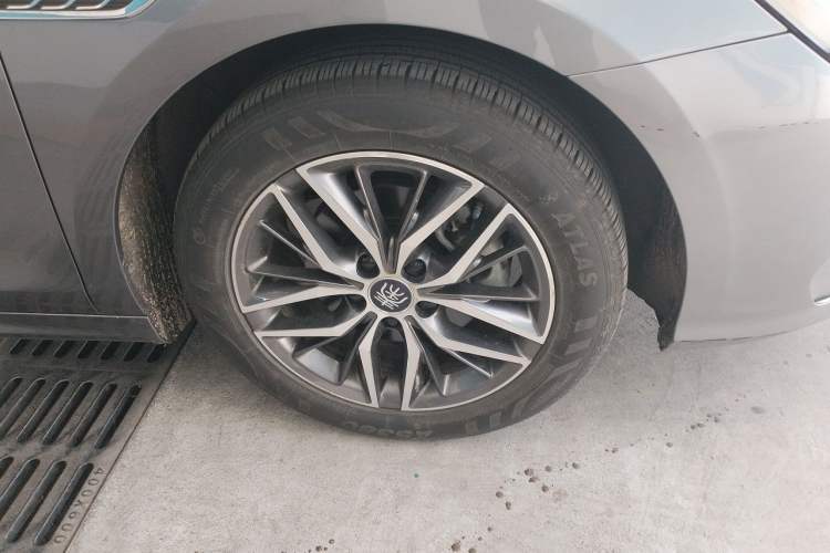Used BYD Qin PLUS 2021 DM-i 55KM Flagship Model Right Front Wheel Hub