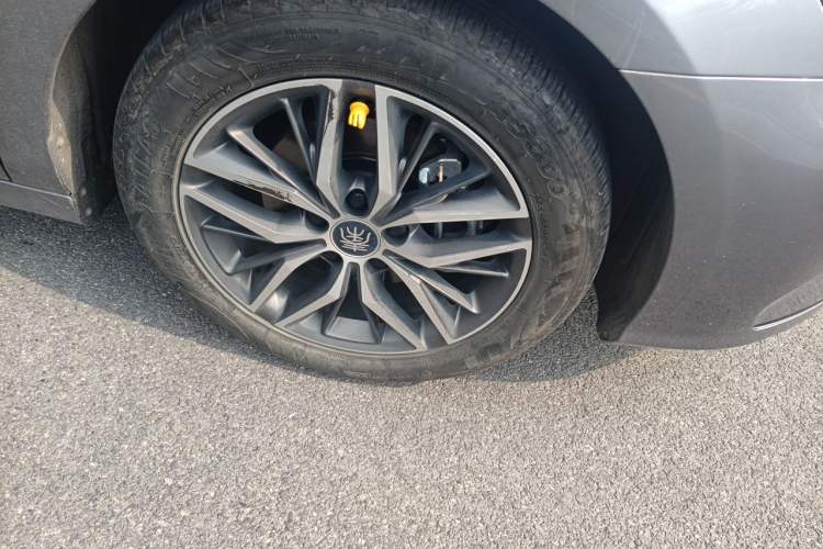 Used BYD Qin PLUS 2021 DM-i 55KM Flagship Model Right Front Wheel Hub