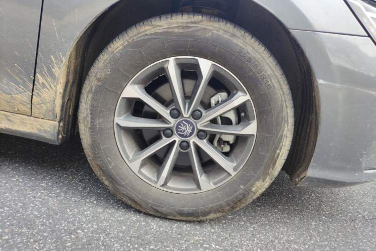 Used BYD Qin PLUS 2021 DM-i 55KM Prestige Model Right Front Wheel Hub