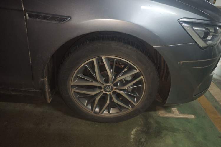 Used BYD Qin PLUS 2021 DM-i 55KM Prestige Model Right Front Wheel Hub