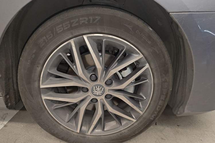 Used BYD Qin PLUS 2021 DM-i 55KM Flagship Model Right Front Wheel Hub