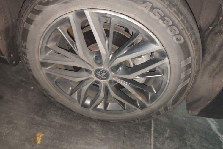 Used BYD Qin PLUS 2021 DM-i 55KM Flagship Model Right Front Wheel Hub