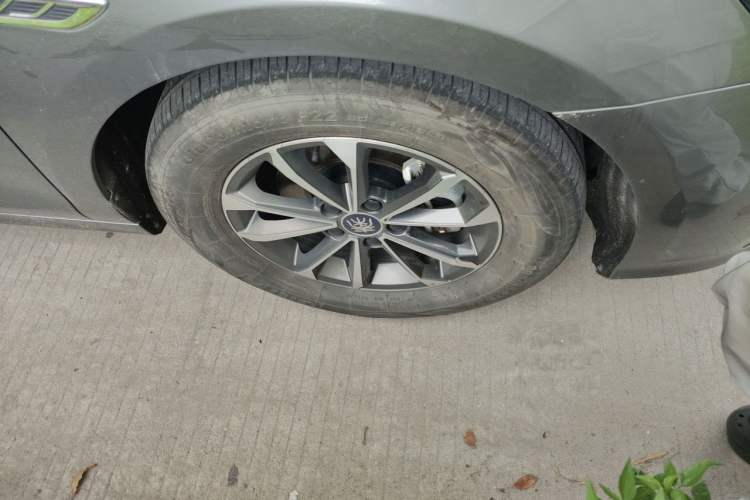 Used BYD Qin PLUS 2021 DM-i 55KM Prestige Model Right Front Wheel Hub