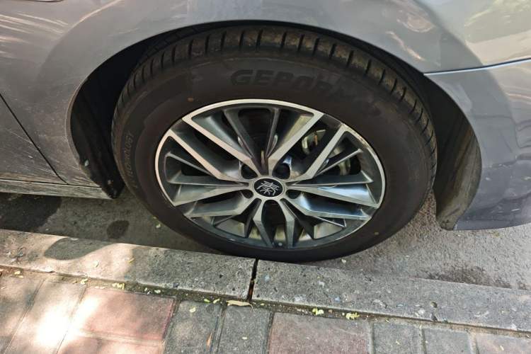 Used BYD Qin PLUS 2021 DM-i 55KM Flagship Model Right Front Wheel Hub