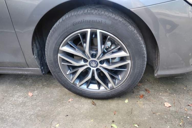 Used BYD Qin PLUS 2021 DM-i 120KM Prestige Model Right Front Wheel Hub