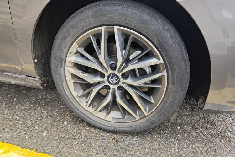 Used BYD Qin PLUS 2021 DM-i 55KM Flagship Model Right Front Wheel Hub