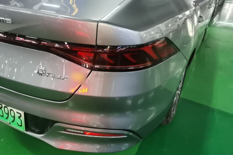 Used BYD Qin PLUS 2021 EV 500KM Premium Model Right Rear Taillight